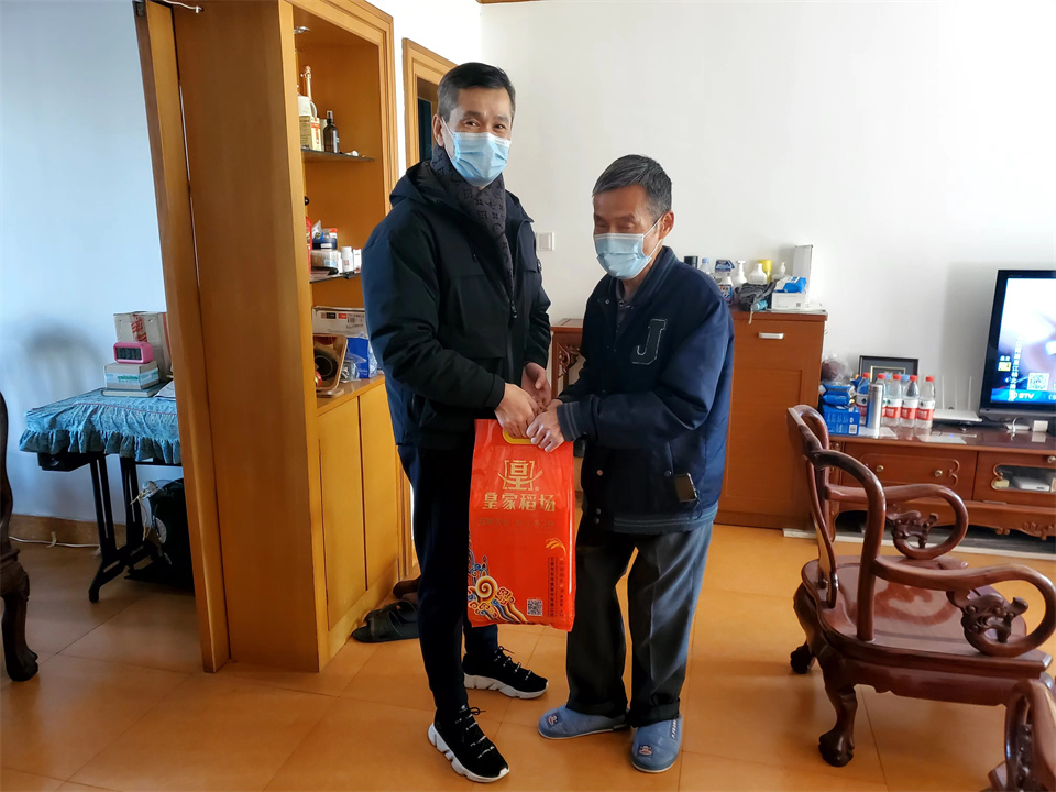 張董慰問.jpg 張董慰問.jpg