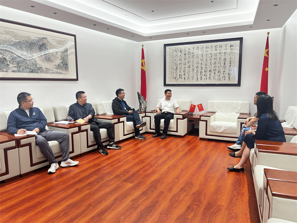 副總經理 嚴佳峰 君邦物業.jpg