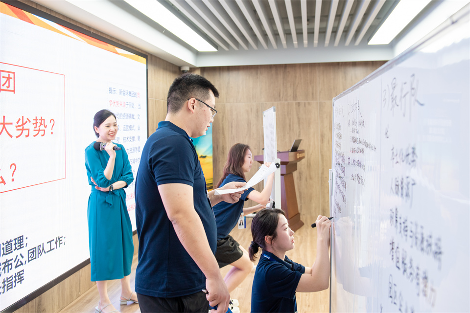 第四段前滑動 (1).jpg